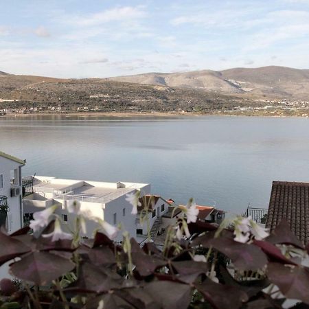 Apartments Maja - Sea View Трогир Экстерьер фото