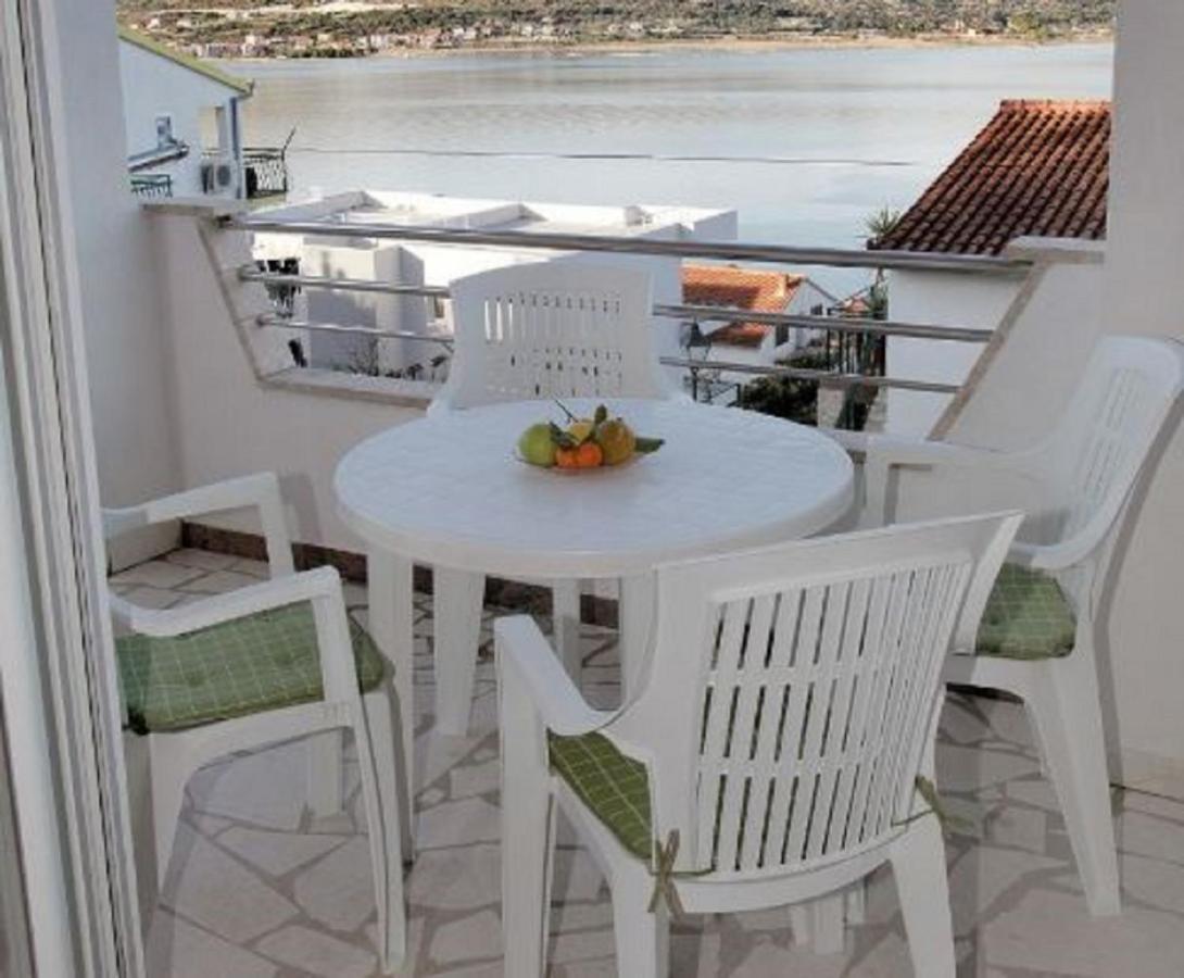 Apartments Maja - Sea View Трогир Экстерьер фото