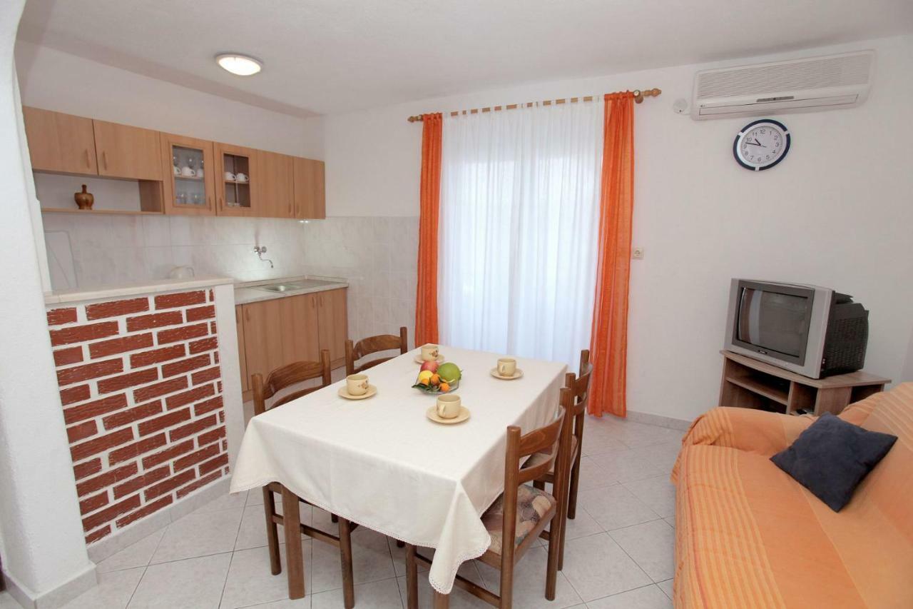Apartments Maja - Sea View Трогир Экстерьер фото
