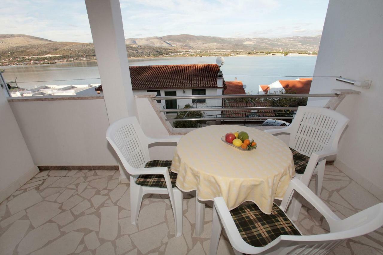 Apartments Maja - Sea View Трогир Экстерьер фото