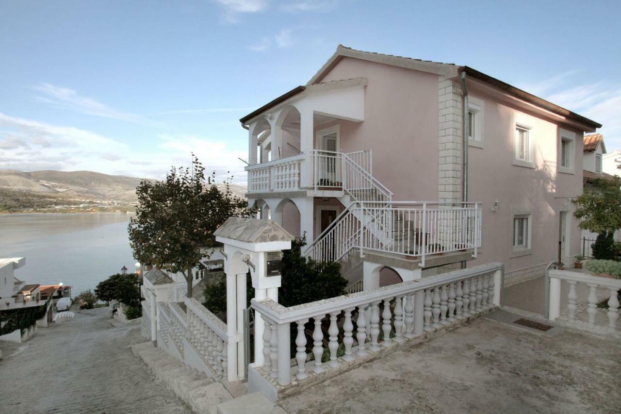 Apartments Maja - Sea View Трогир Экстерьер фото