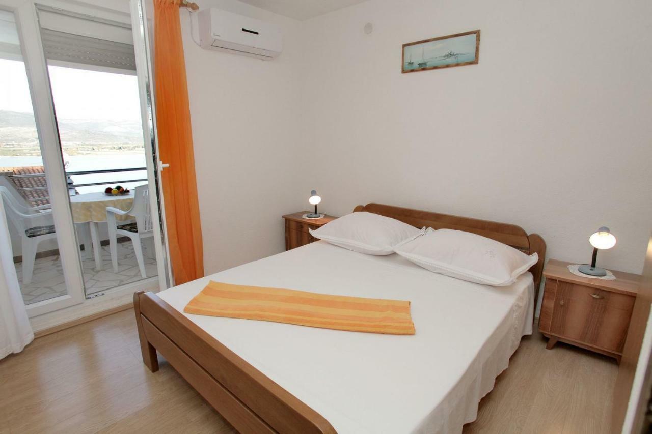 Apartments Maja - Sea View Трогир Экстерьер фото